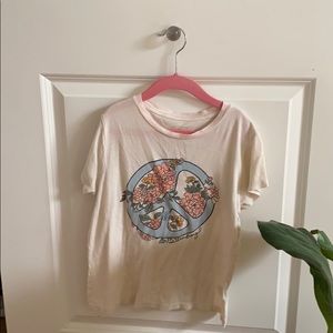 I am selling a beautiful shirt from billabong